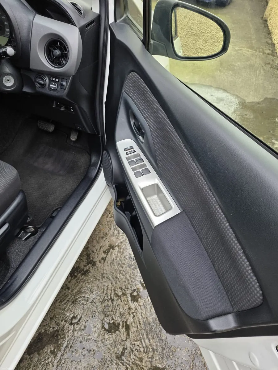 Toyota Vitz 2016 - Image 2