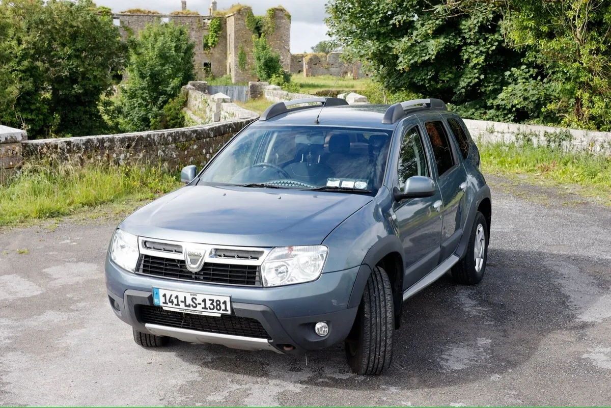 Dacia duster 4x4 very good condition - Image 1