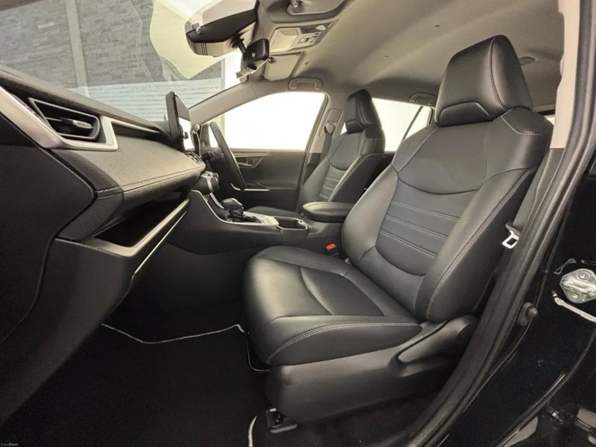 Toyota RAV4 HYBRID SOL - Image 6