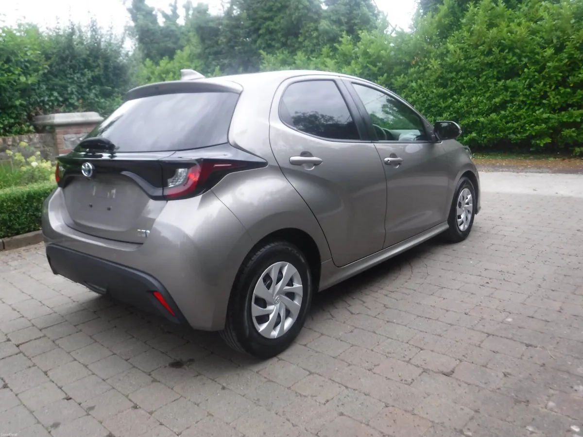 TOYOTA YARIS 1.5 AUTO HYBRID ANDROID+CARPLAY - Image 3