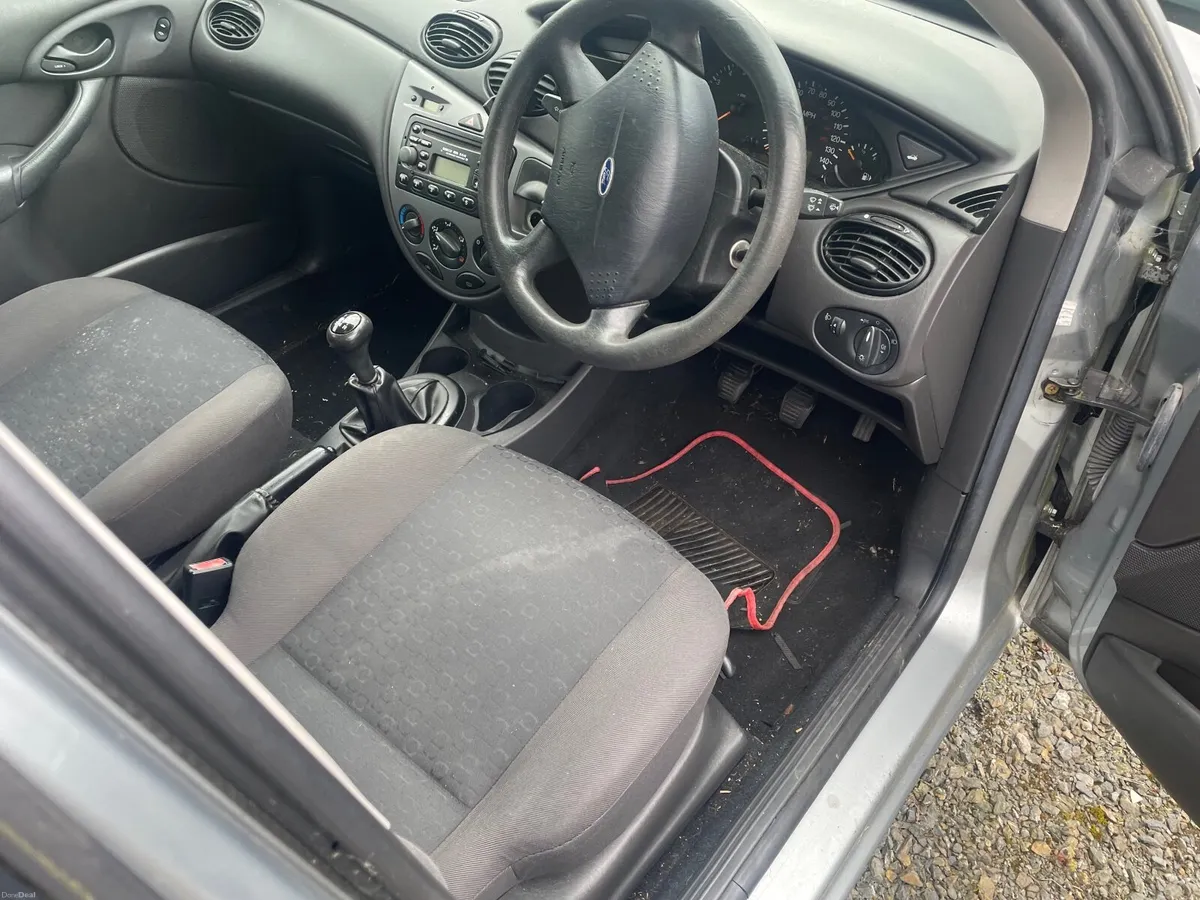 Ford Focus 2002 - Image 3