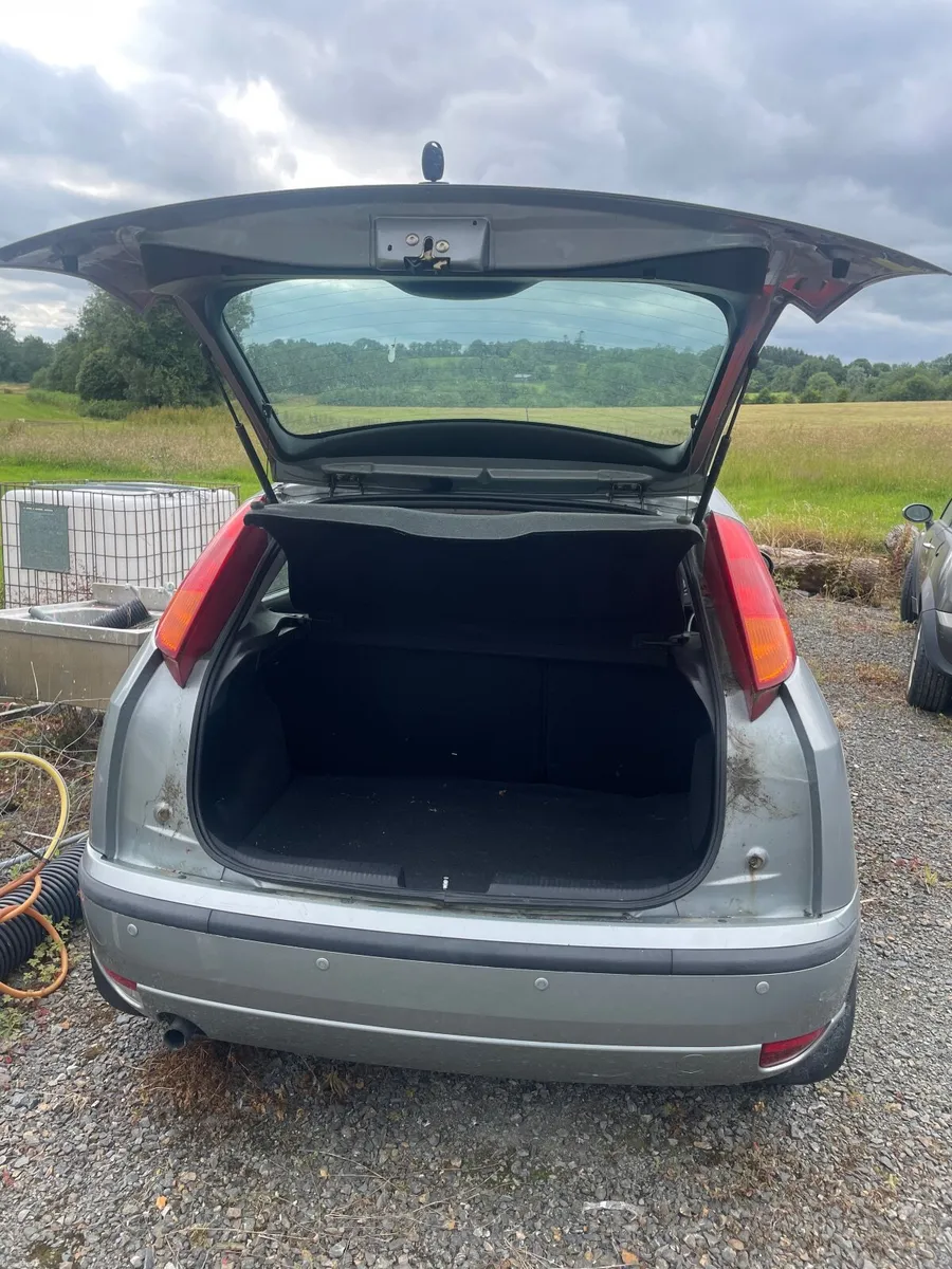 Ford Focus 2002 - Image 4