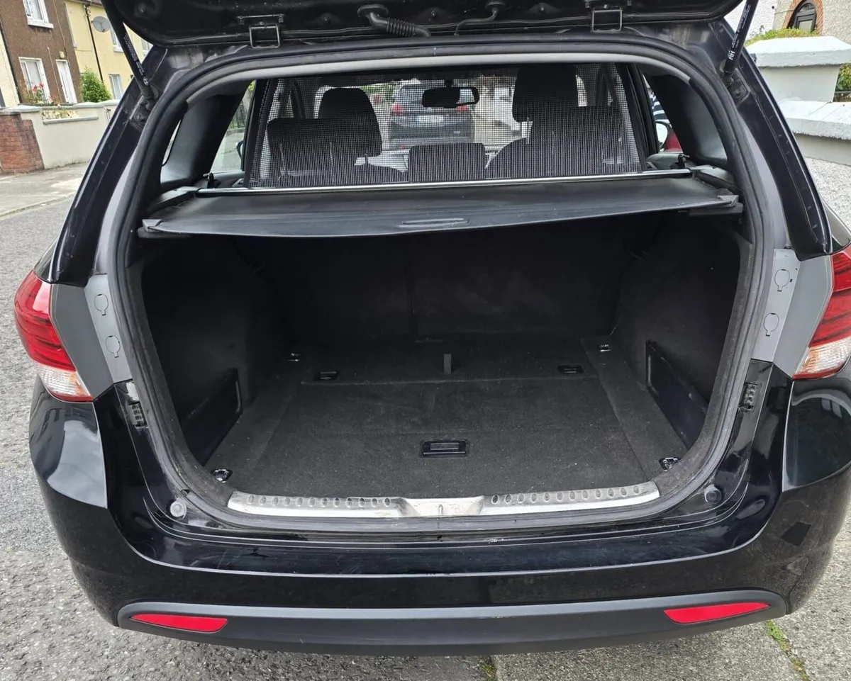 2016 Hyundai i40 Tourer Estate 1.7 CRDi S 115PS - Image 3