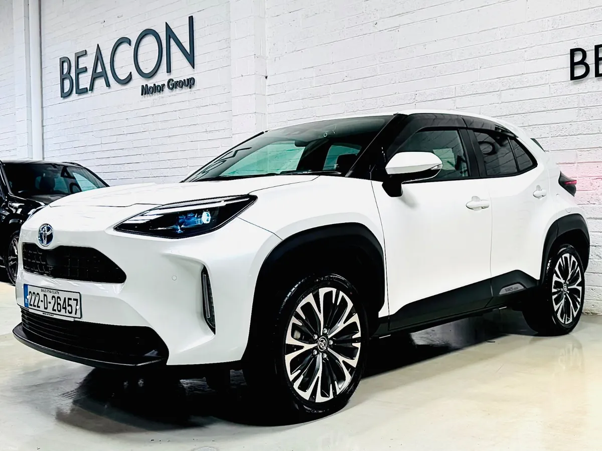 2022*7,000 MILES*HYBRID SPORT TOYOTA YAIRS CROSS Z - Image 3