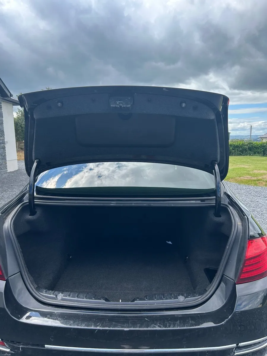 BMW 5-Series 2016 - Image 2