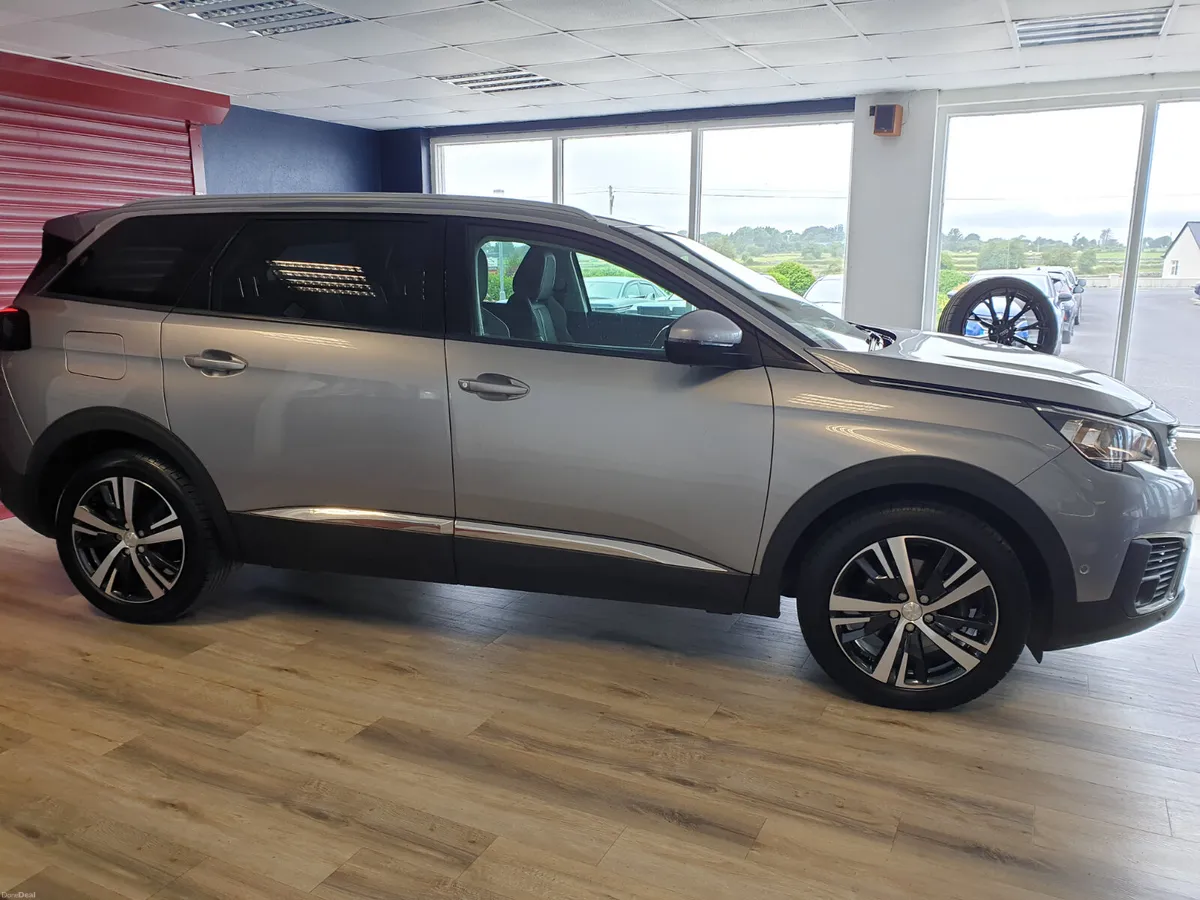 Peugeot 5008 1.5HDI ALLURE 7 SEATER - Image 2