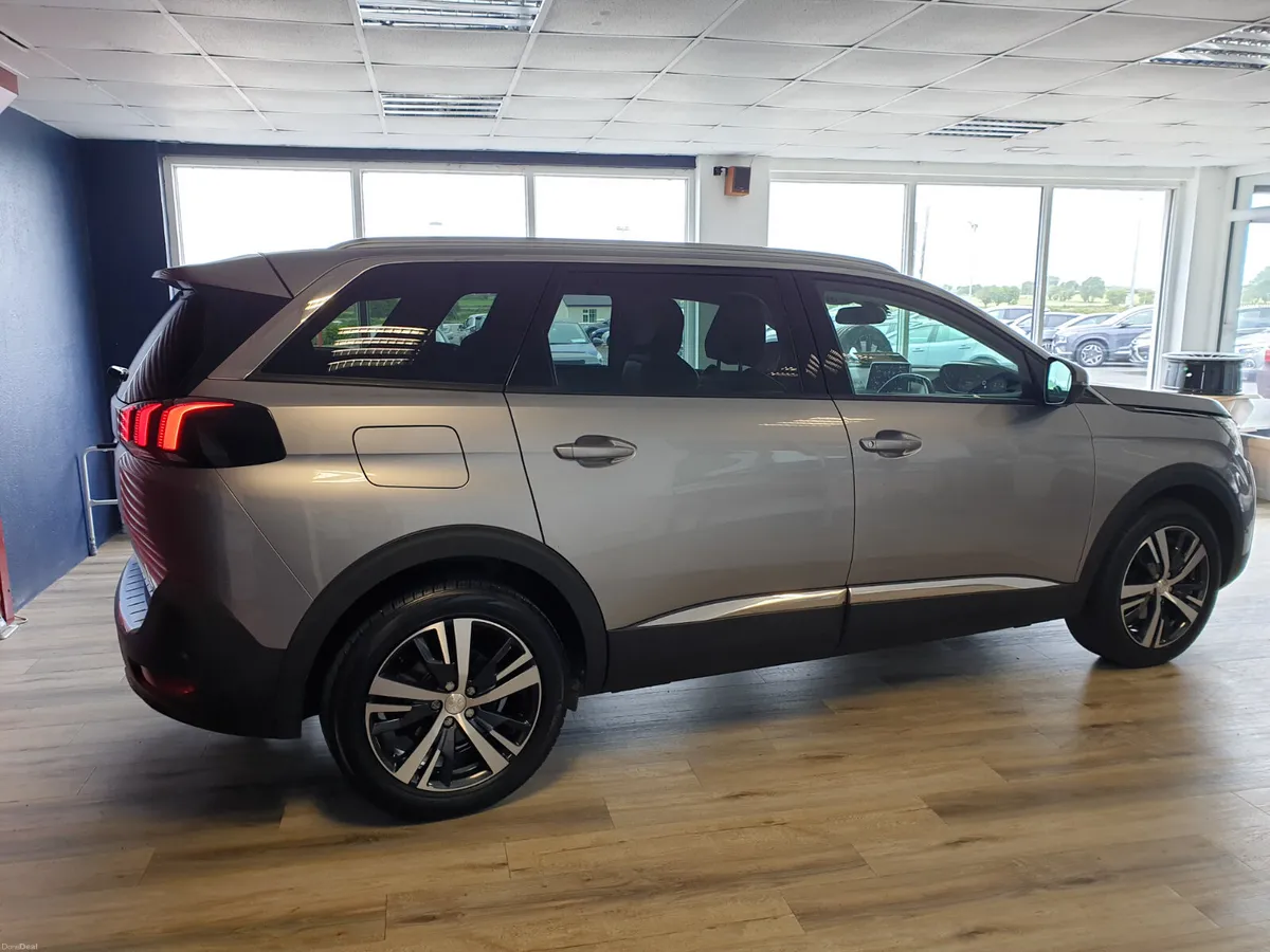 Peugeot 5008 1.5HDI ALLURE 7 SEATER - Image 3