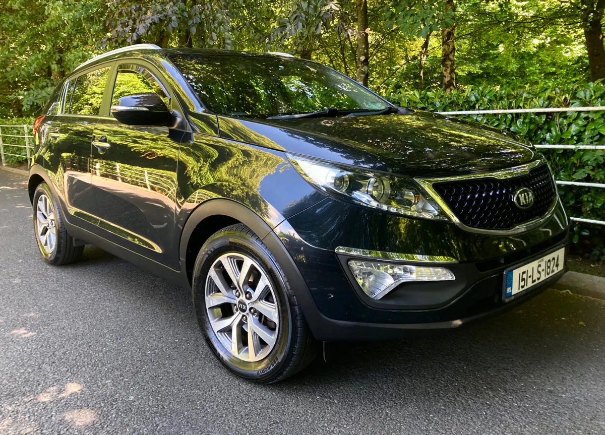 Kia Sportage SUV Deluxe SE Edition with Sunroof - Image 4
