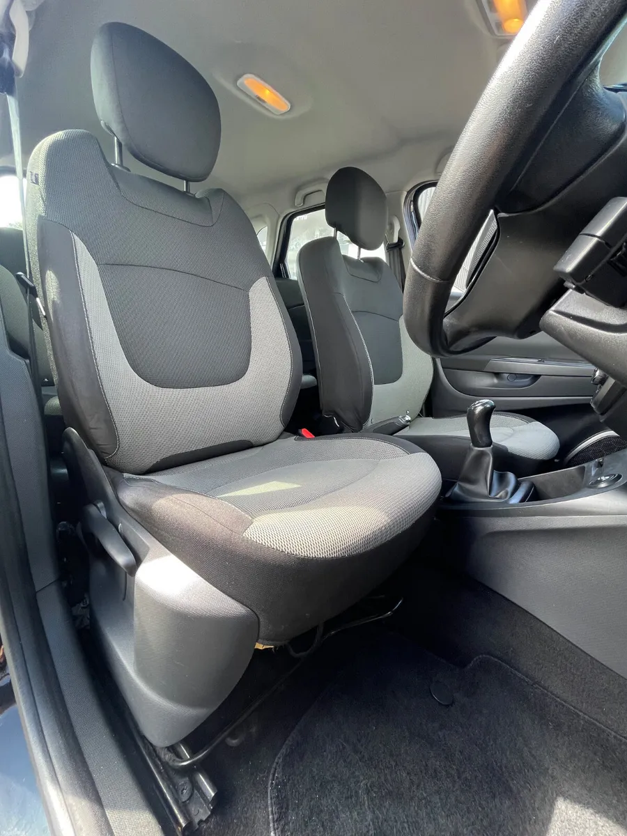 Renault Captur 2015 1.5 Diesel Manual - Image 6