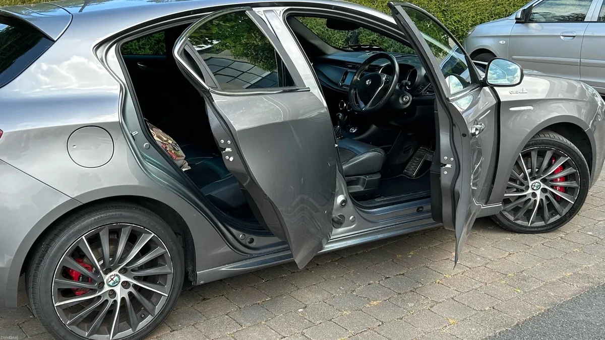Alfa Romeo Giulietta Quadrifoglio QV - Image 4