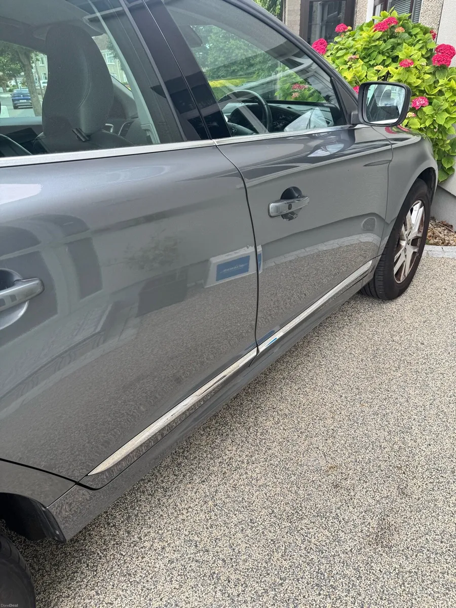 Volvo XC 60 - Image 2