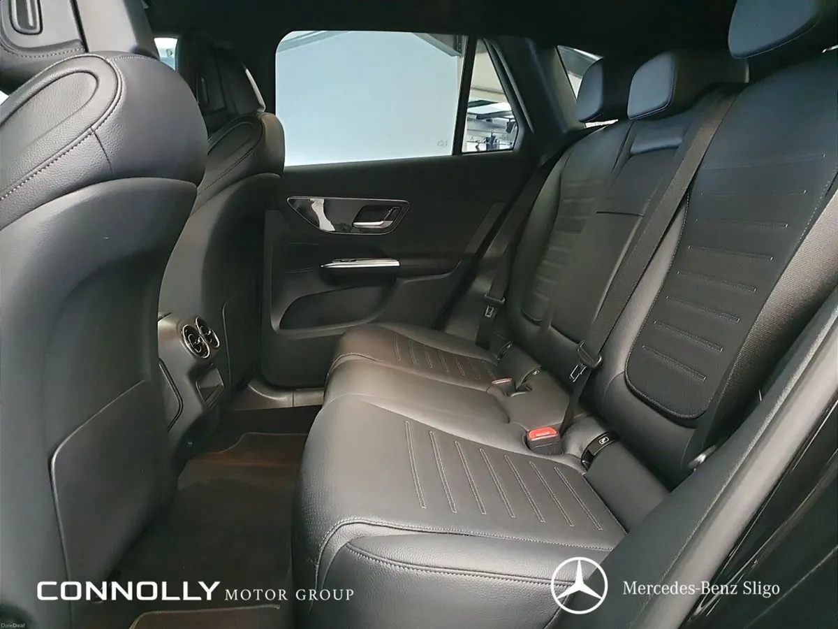 Mercedes-Benz GLC GLC 300 e 4MATIC AMG Line - Image 6