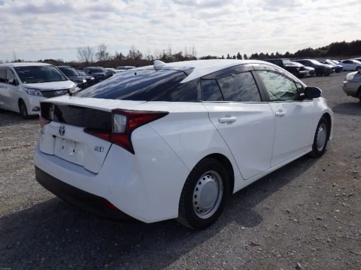 2022 Toyota Prius 1.8L Hybrid Low Miles Automatic - Image 2
