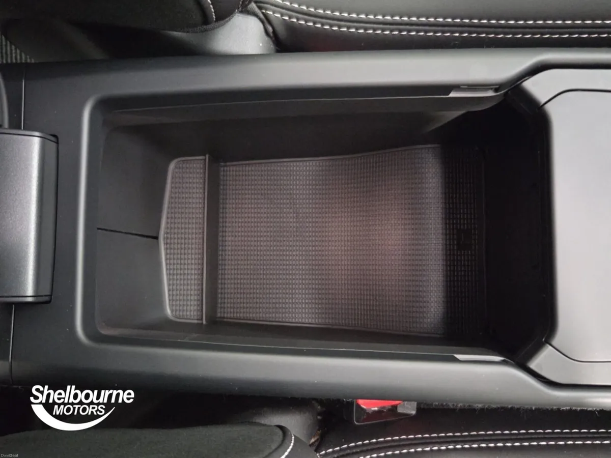 Volvo XC40 B3 PLUS - Image 6