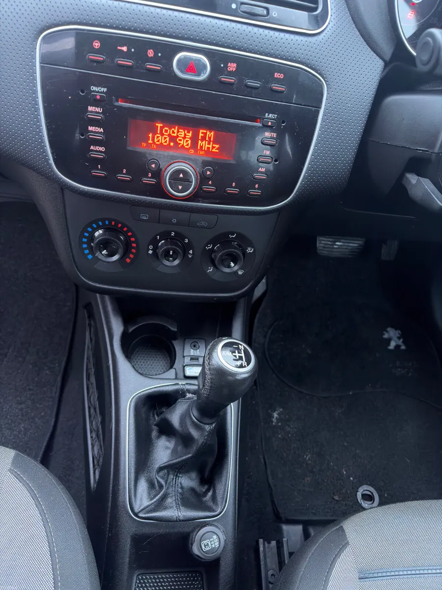 Fiat Punto 2012 1.4 Petrol Automatic new nct 6/27 - Image 3