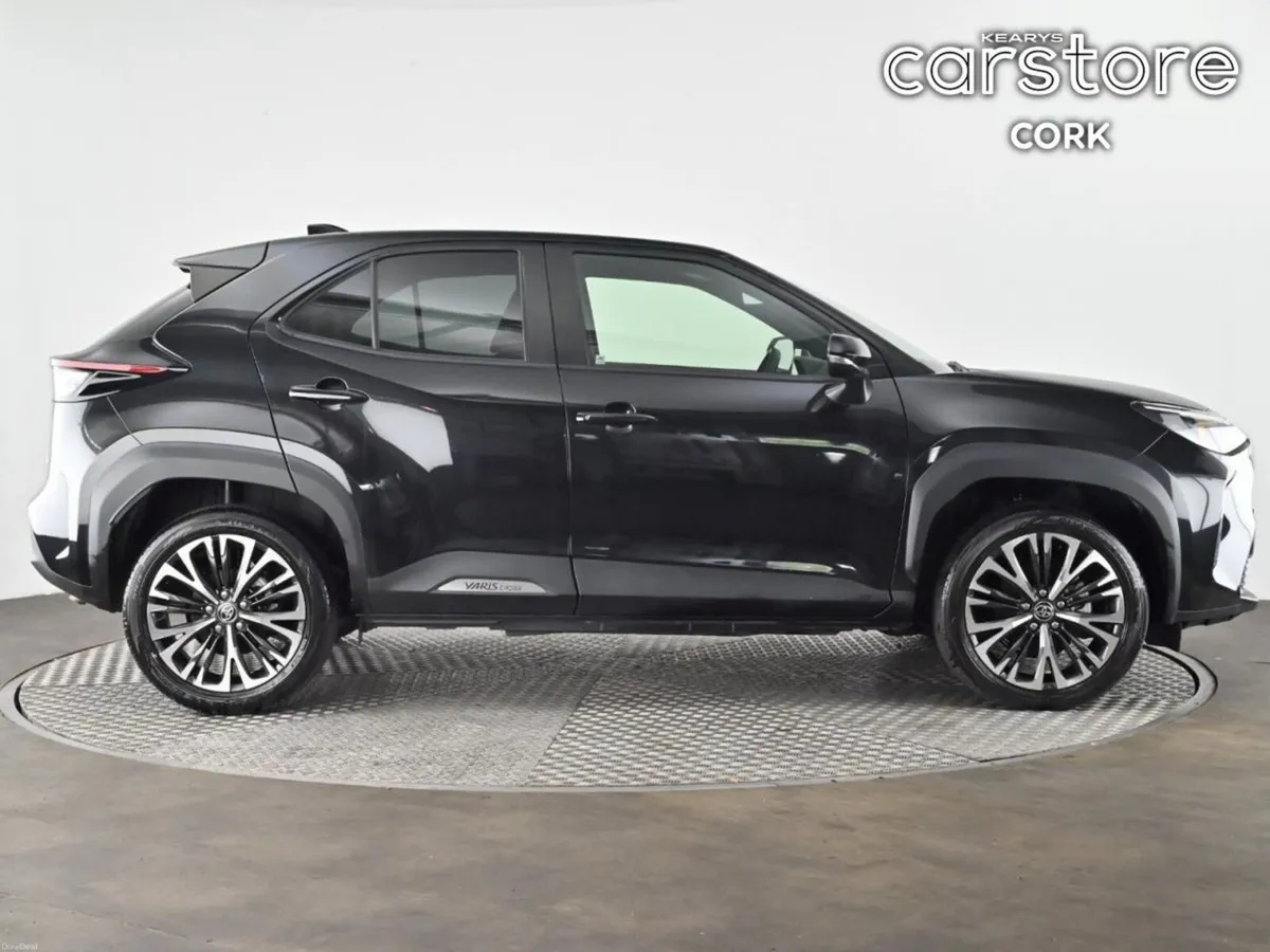 Toyota Yaris Cross 1.5 Hybrid CVT - Image 2