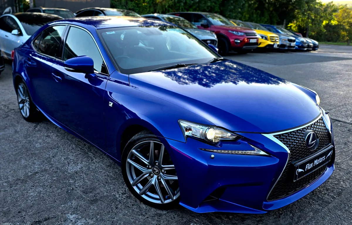 🔥2014 Lexus IS300h Sport Full Main Dealer History - Image 2