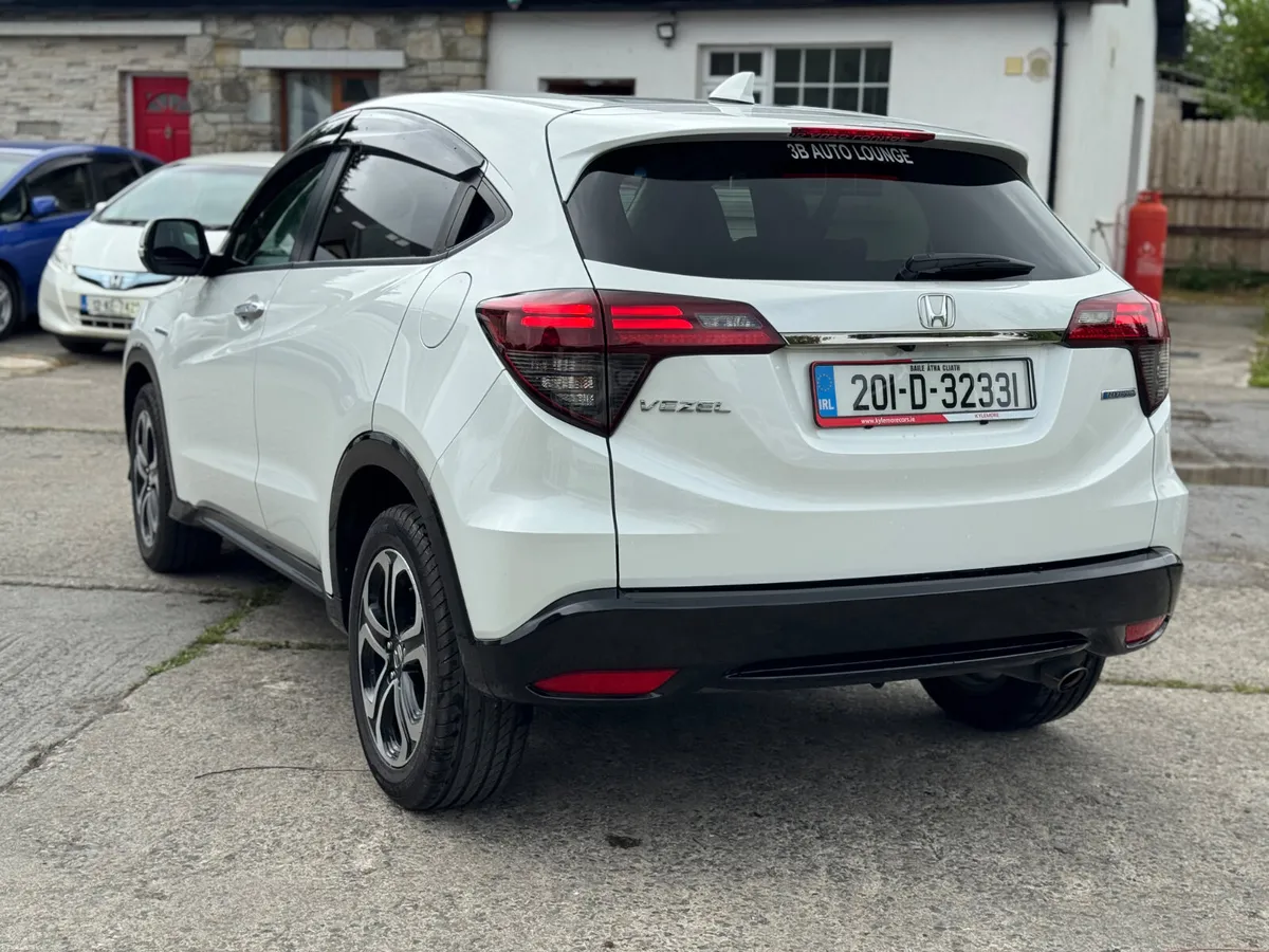 Honda Vezel 2020 1.5 HYBRID AUTOMATIC 42000KM ONLY - Image 4