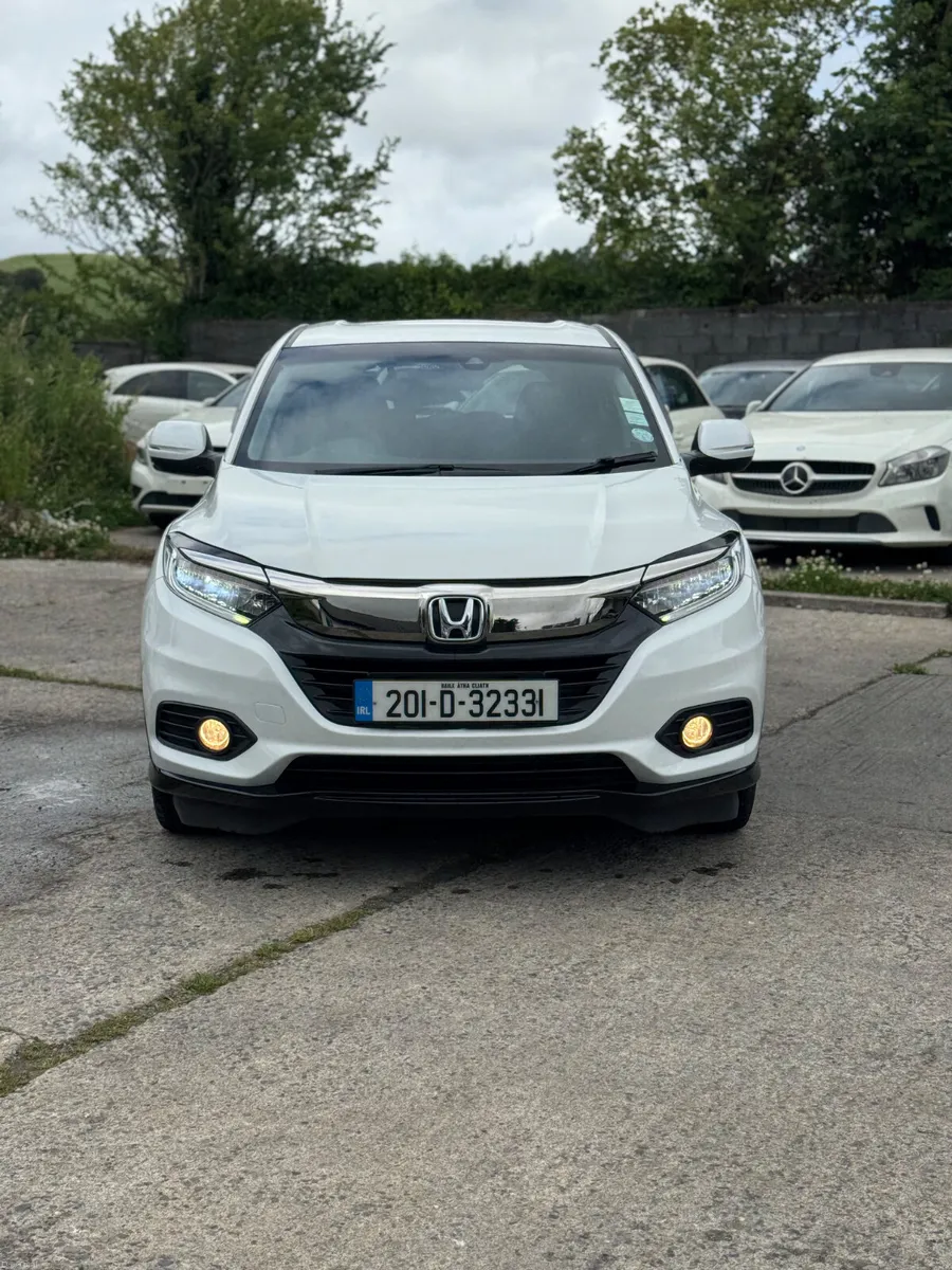 Honda Vezel 2020 1.5 HYBRID AUTOMATIC 42000KM ONLY - Image 2