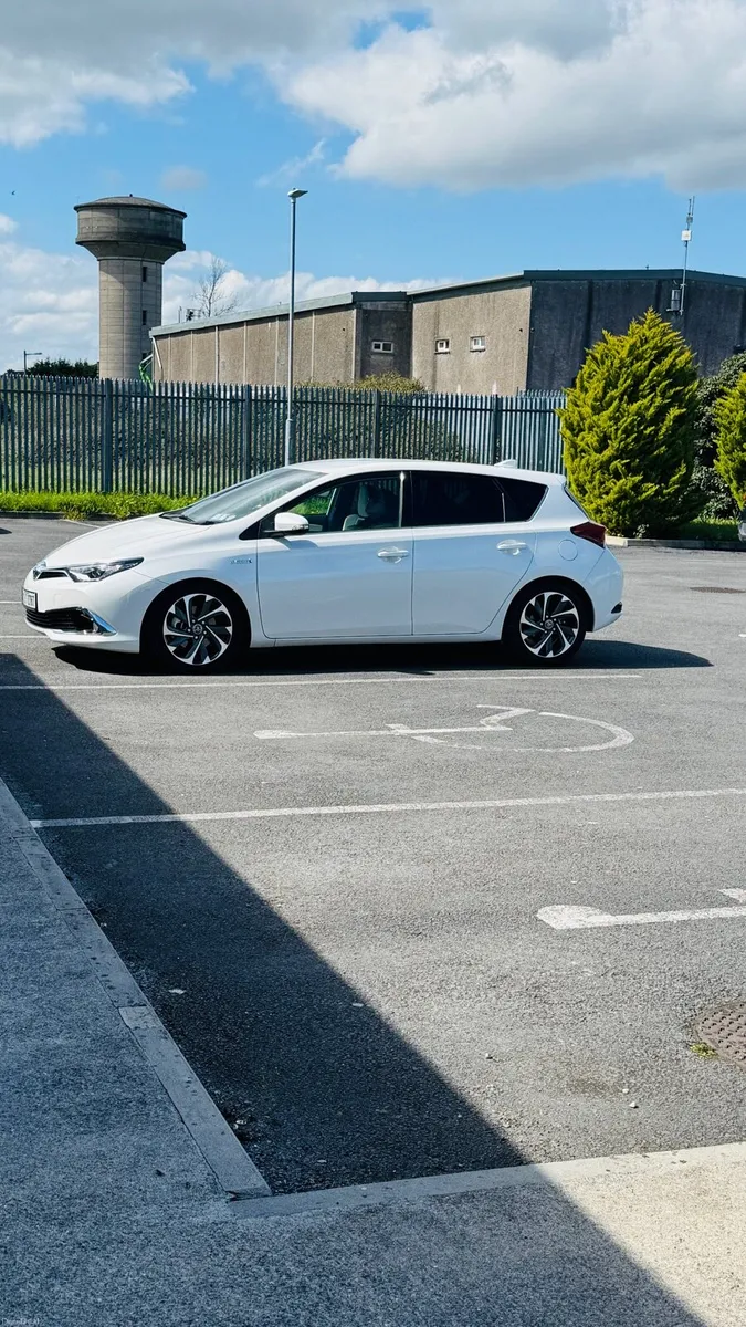 Toyota Auris G package, Heated seats, Top line - Image 4