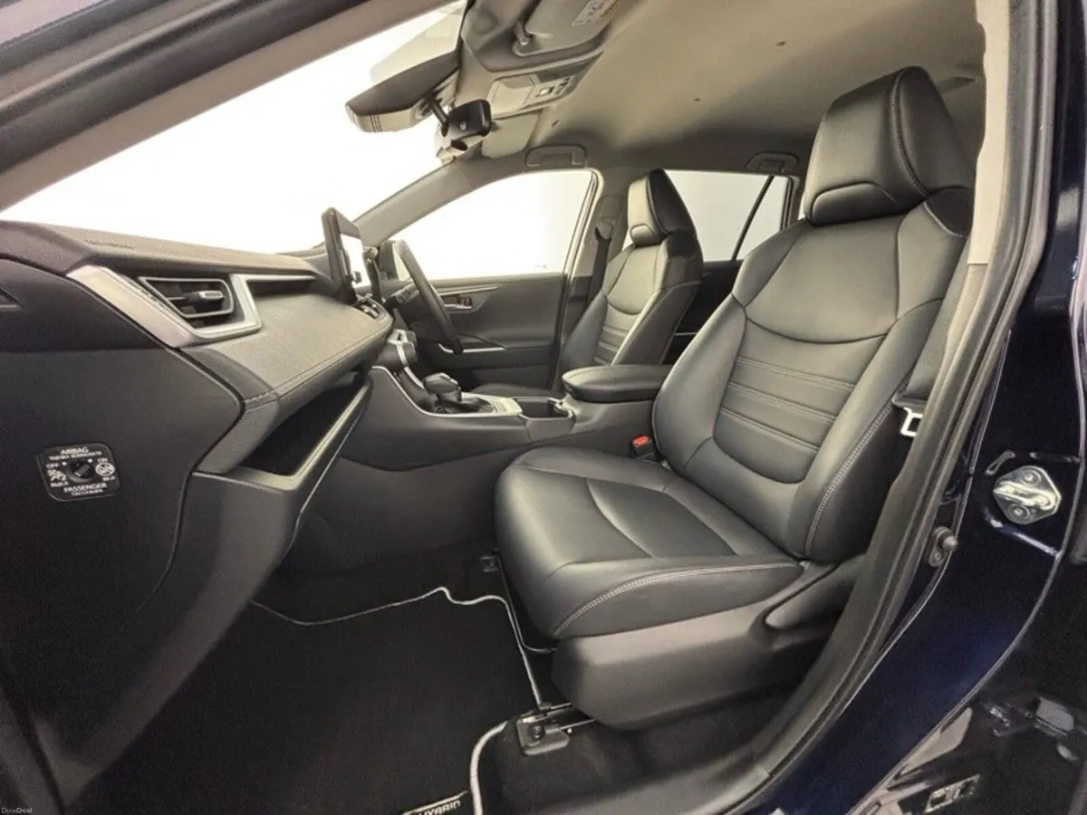 Toyota RAV4 HYBRID SOL - Image 6