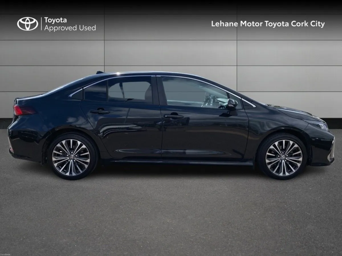 Toyota Corolla LUNA SPORT SALOON 4DR - Image 3