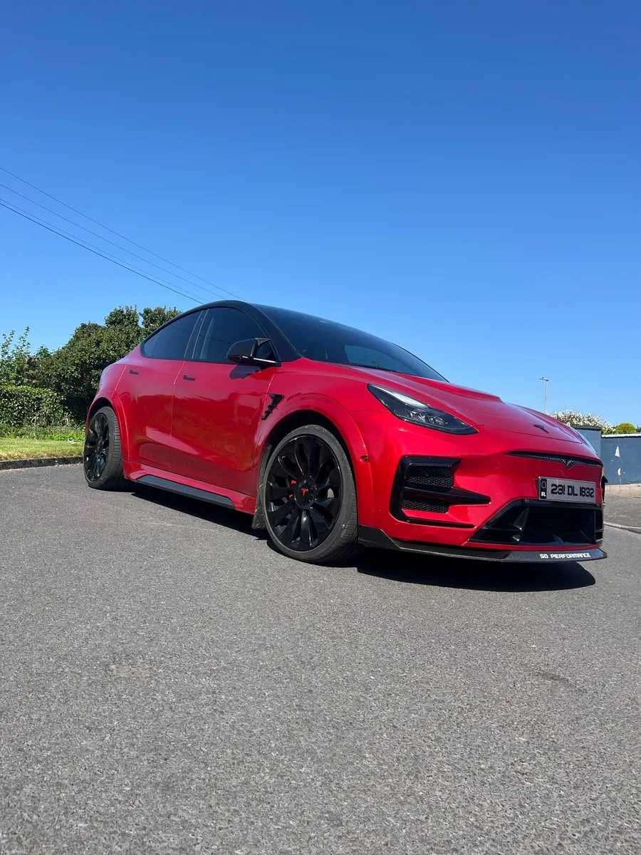 Tesla Model Y Long Range AWD - Image 2