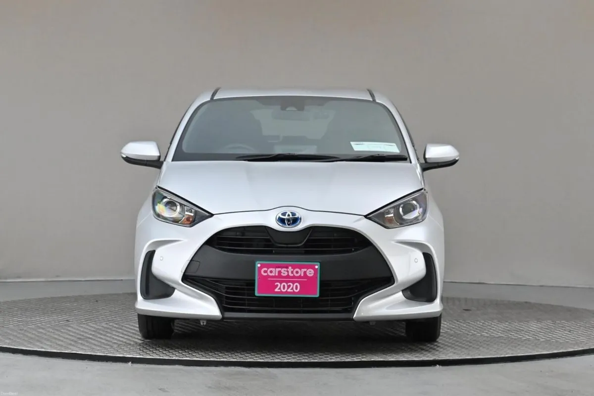 Toyota Yaris 1.5 PETROL HYBRID - Image 2