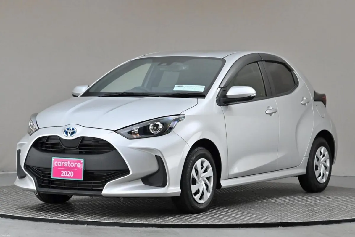 Toyota Yaris 1.5 PETROL HYBRID - Image 3