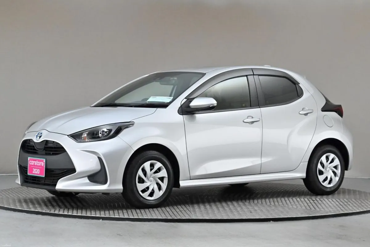 Toyota Yaris 1.5 PETROL HYBRID - Image 4