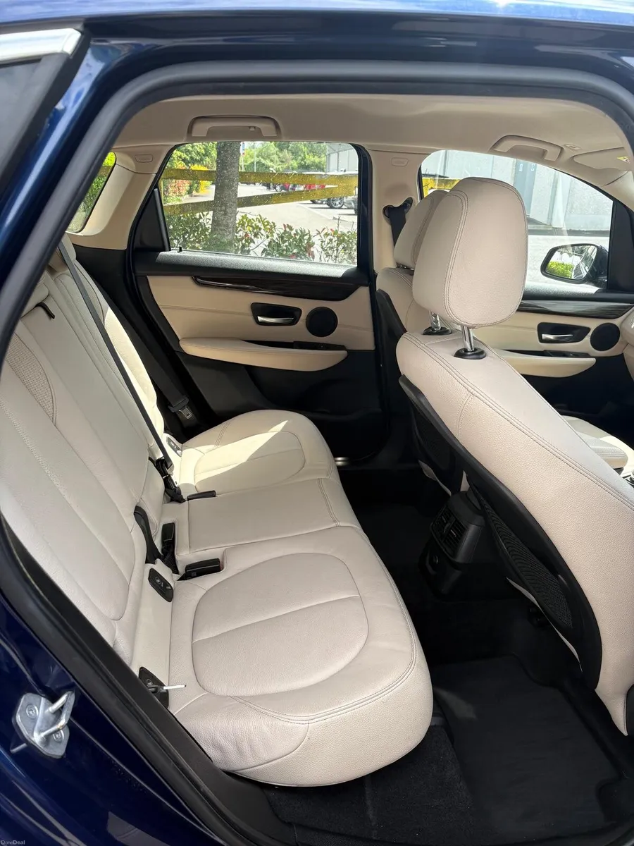 182 BMW 2 SERIES 2.0 Luxury AUTOMATIC - Image 6