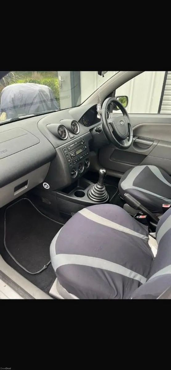 2004 Ford Fiesta - Image 3