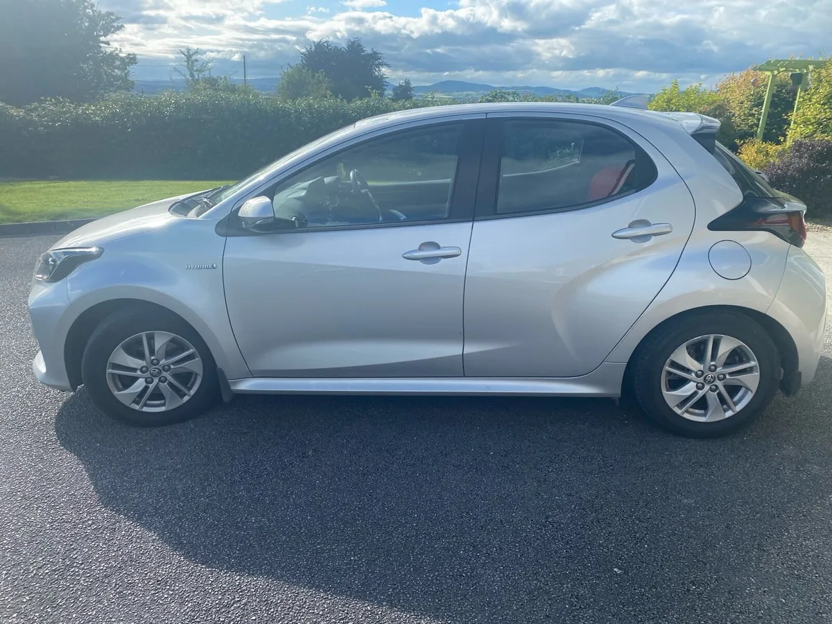 2021 Toyota Yaris Luna - Image 2