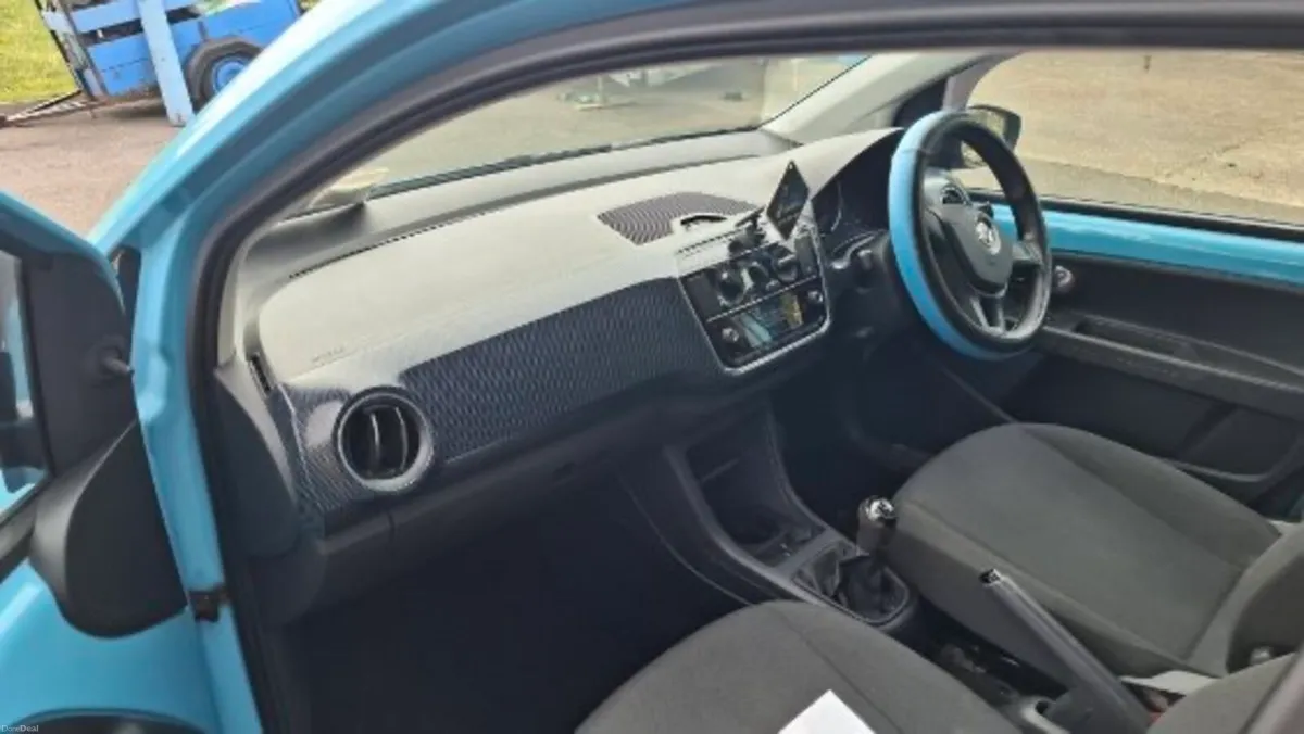 Volkswagen UP! - Image 6