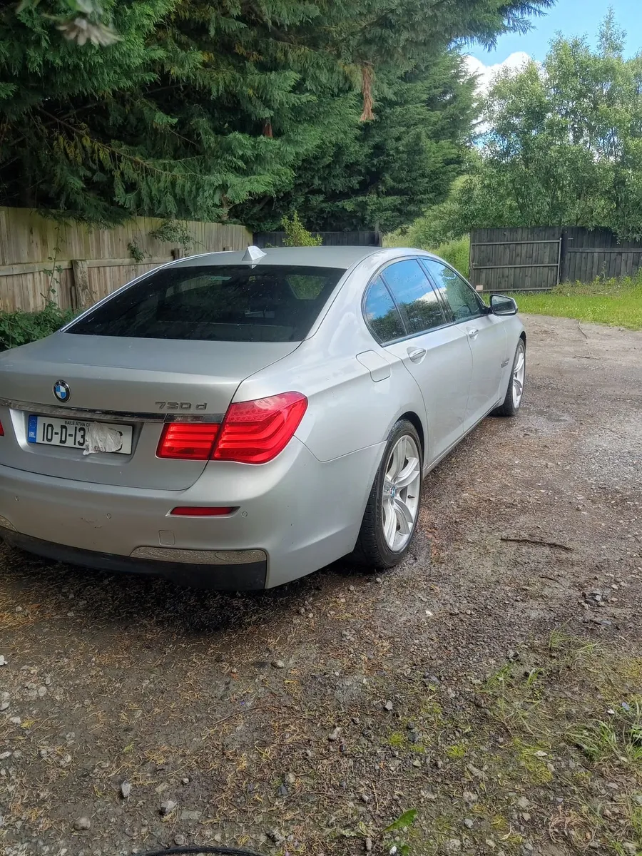 BMW 7-Series 2010 - Image 2