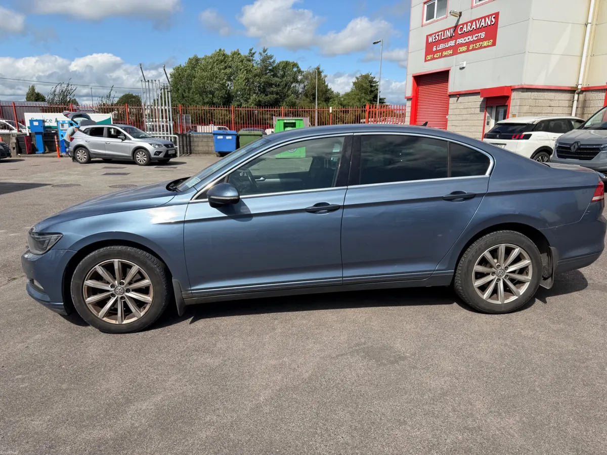 2015 Volkswagen Passat - Image 4