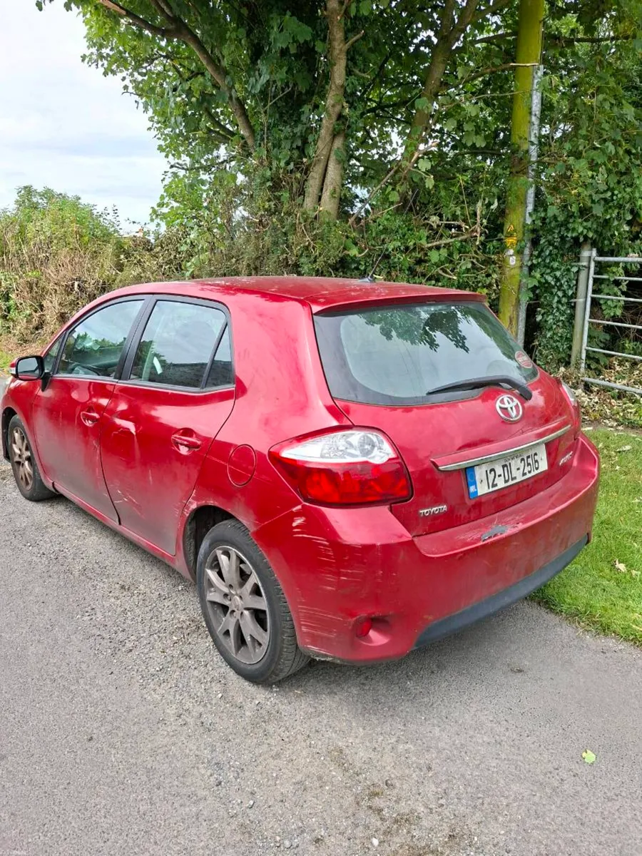 TOYOTA AURIS 2012 DIESEL - Image 4
