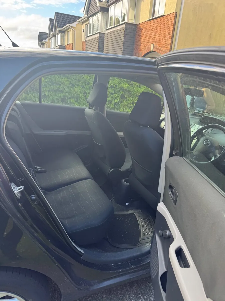 Toyota Yaris 2006 - Image 2