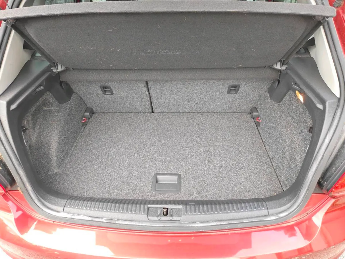 Volkswagen polo - Image 4