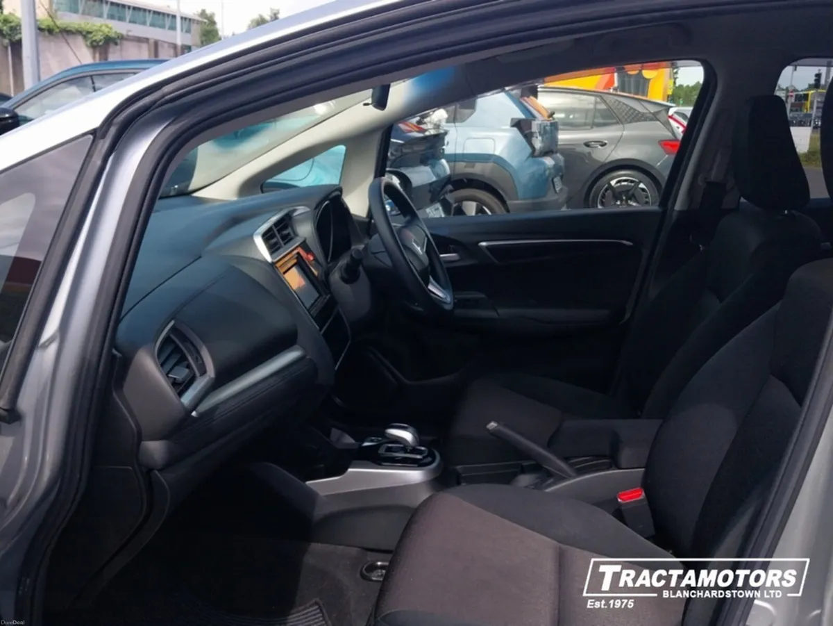 Honda Fit GP5 HYBRID 5DR AUTOMATIC - Image 4