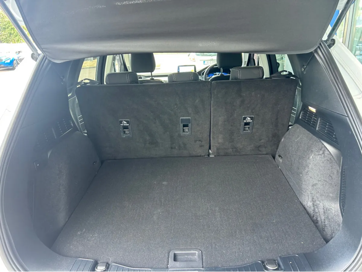 Ford Kuga TITANIUM 1.5 TD 120 S6.2 M6 F 4DR - Image 2