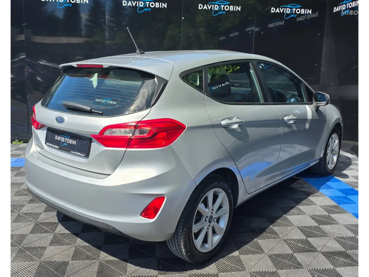 Ford Fiesta 1.1 PETROL ZETEC - Image 4