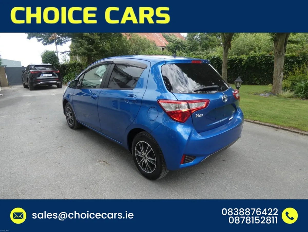 Toyota Yaris 1.5 AUTO HYBRID ANDROID AUTO - Image 4