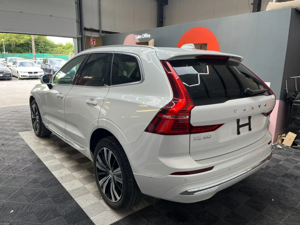 Volvo XC60 2021 VOLVO XC60 T8 PLUG-IN 2.0 AUTOMATI - Image 4