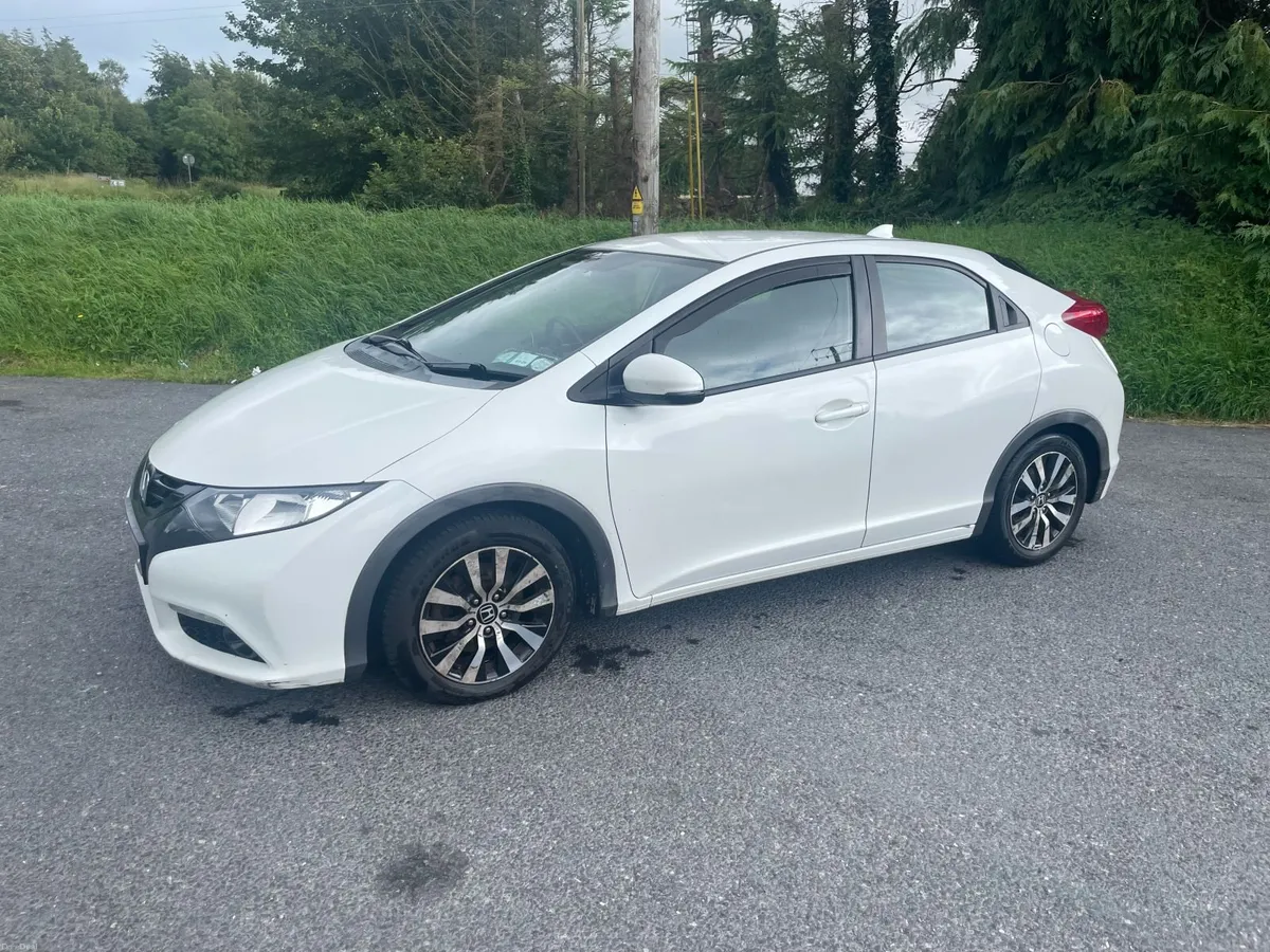 Honda Civic 2013 - NCT: 21/09/2027, Tax: 02/2027 - Image 2