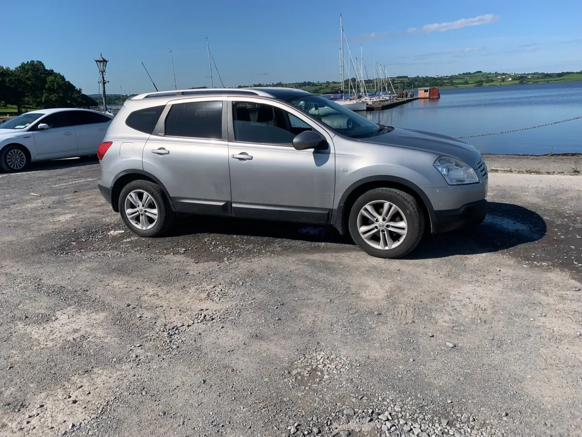 Nissan Qashqai+2 2010 - Image 1