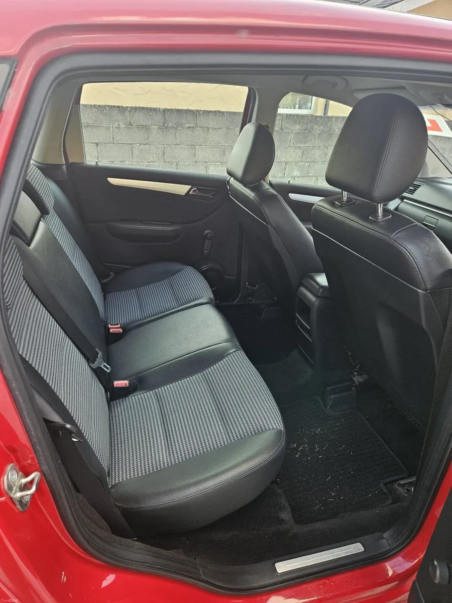 A cheap and low mileage petrol city car - Image 2