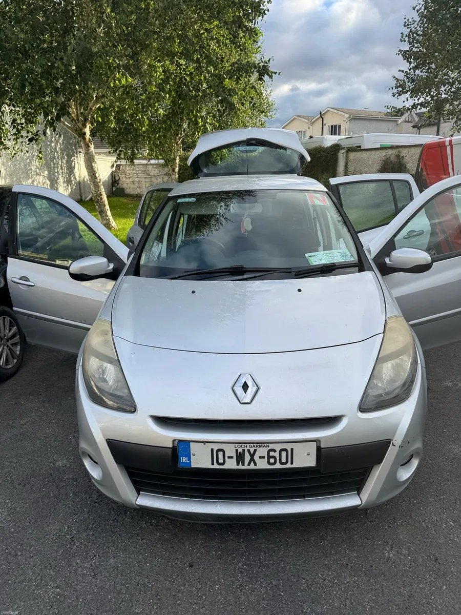 Renault Clio 2010 - Image 1