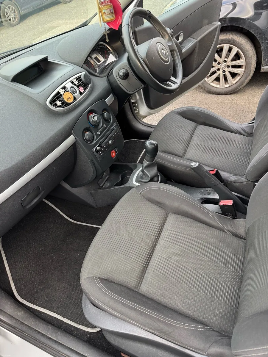 Renault Clio 2010 - Image 3