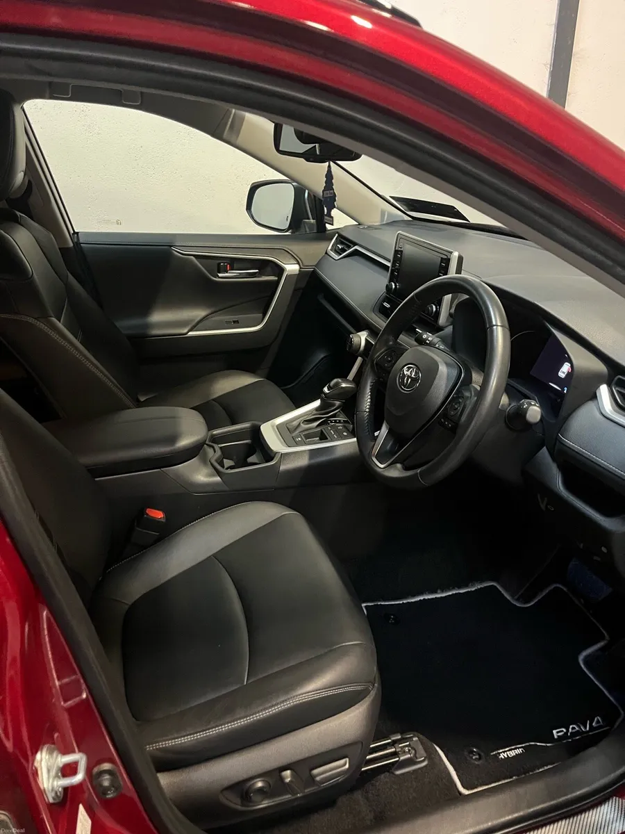 212 TOYOTA RAV 4 2.5 HYBRID SOL - Image 6